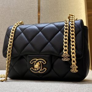 Replica CHANEL 22P Enamel Bag