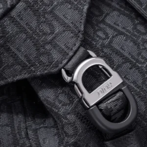 Dior 8 Backpack hardware